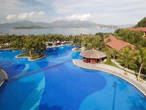Vinpearl Luxury Nha Trang  “Ốc đảo bình yên”