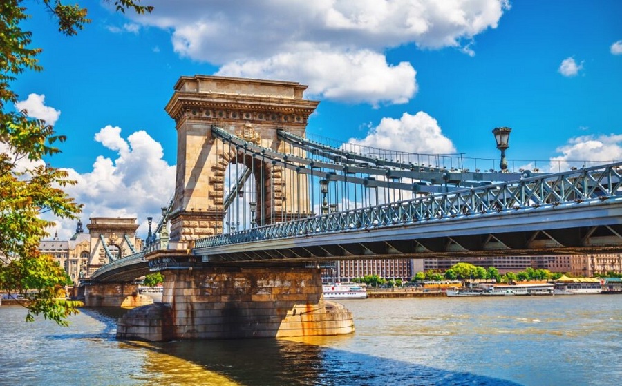Chain Bridge - Thủ đô Budapest