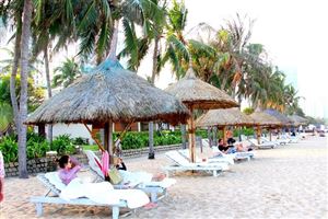 Tổng hợp 8 bãi biển vạn người mê ở Nha Trang