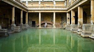 TU VIỆN BATH – VIÊN NGỌC KIẾN TRÚC GIỮA LÒNG THÀNH PHỐ CỔ ANH QUỐC
